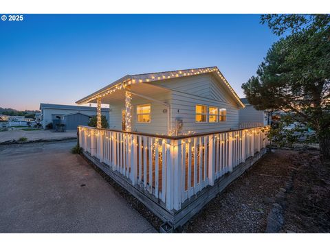 4 CREEK LN Lakeside OR 97449