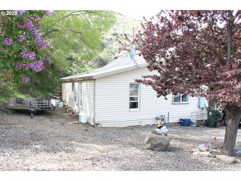 831 PLACE ST Baker City OR 97814