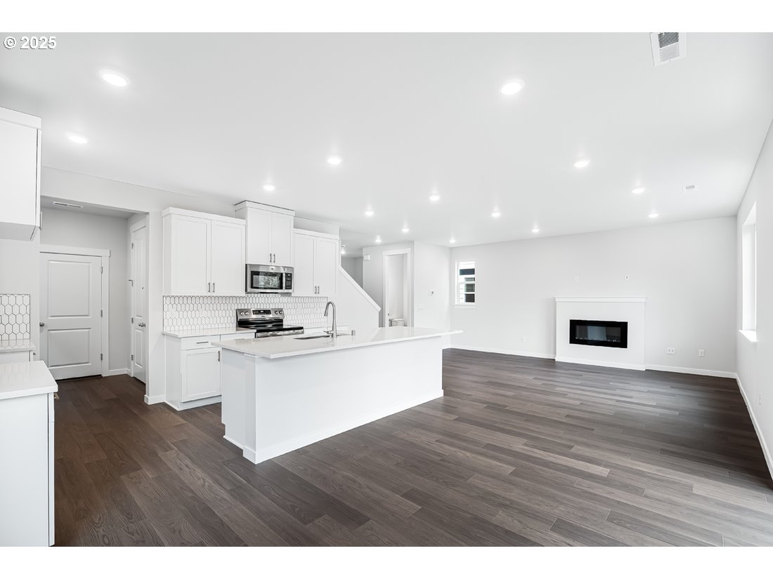 443 SW 32ND ST