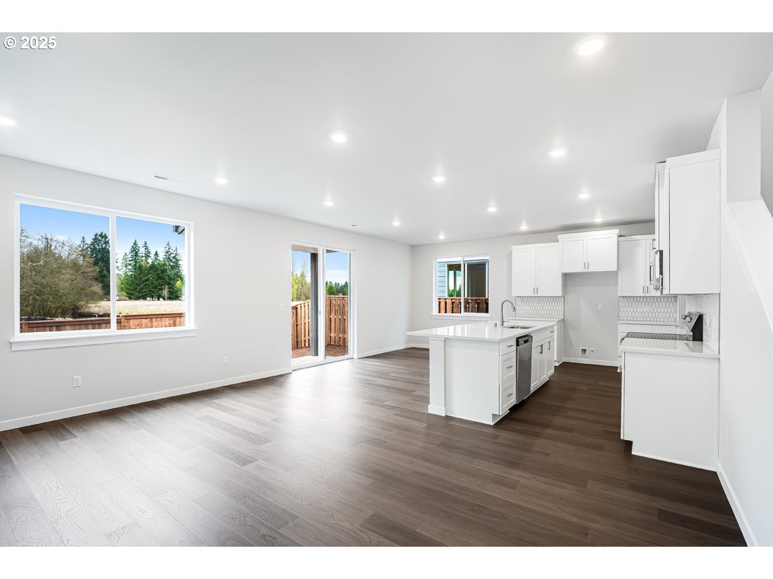 443 SW 32ND ST