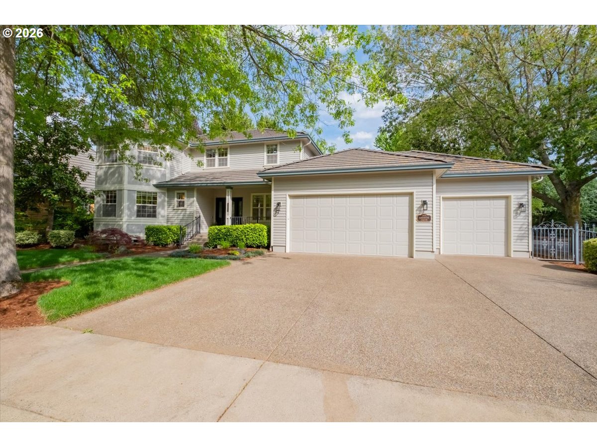 3471 LAKESIDE DR