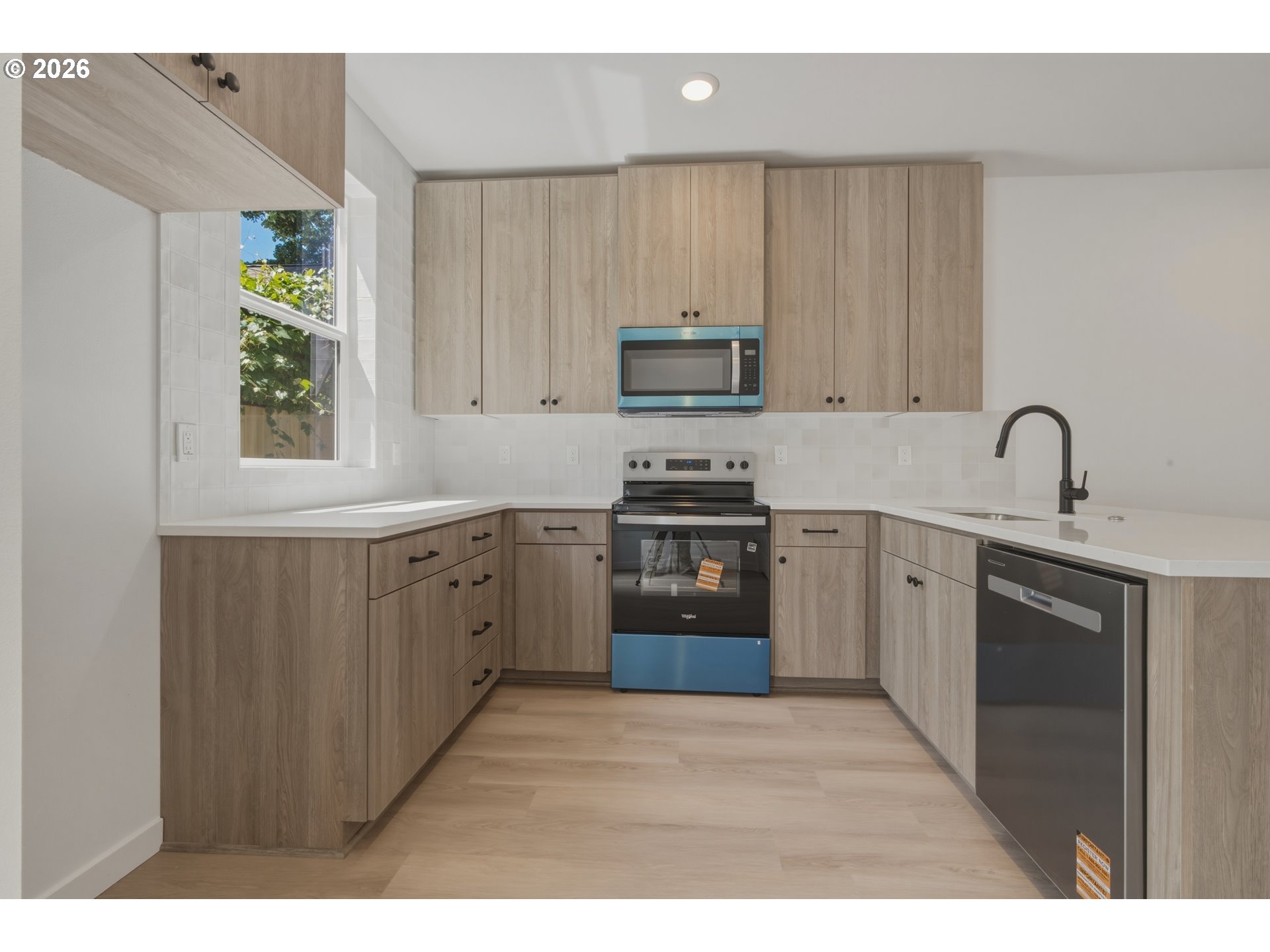 6181 N Albina AVE 5