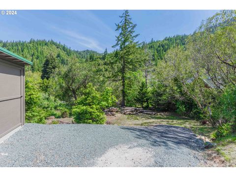 A home in Port Orford