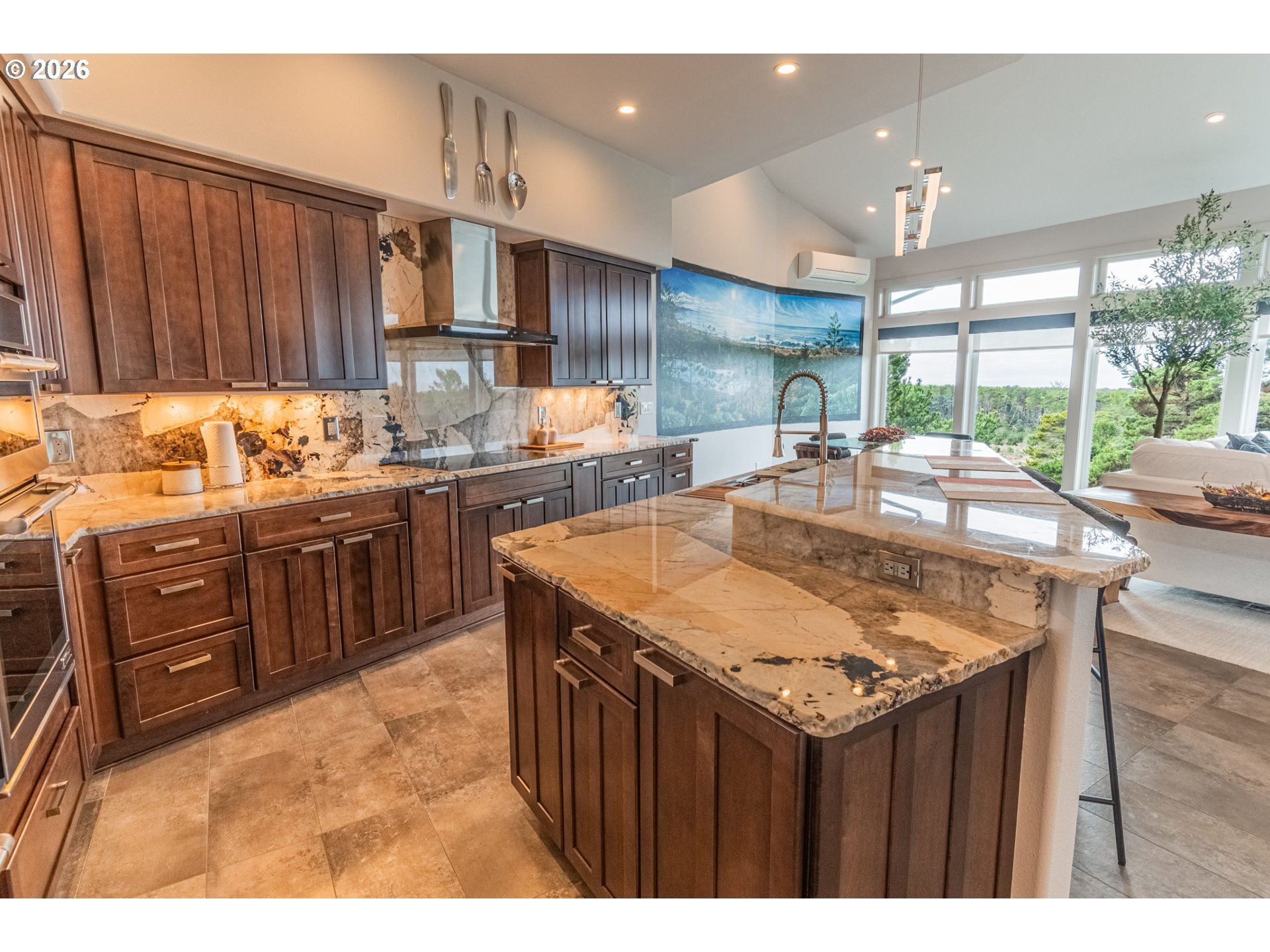 11 FAWN RIDGE LN