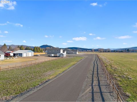 A home in Baker City