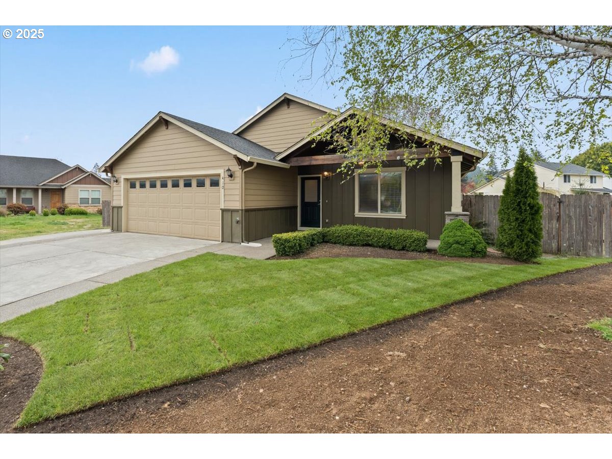 410 E HEATHER WAY