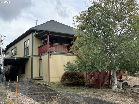 725 NE DENVER ST Roseburg OR 97470