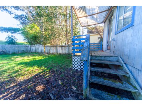 A home in Reedsport