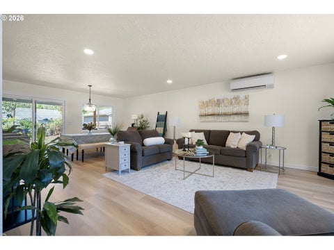 Tiny photo for 48433 Jasper Dr, Oakridge, OR 97463 (MLS # 501087488)