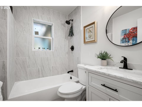 Tiny photo for 48433 Jasper Dr, Oakridge, OR 97463 (MLS # 501087488)