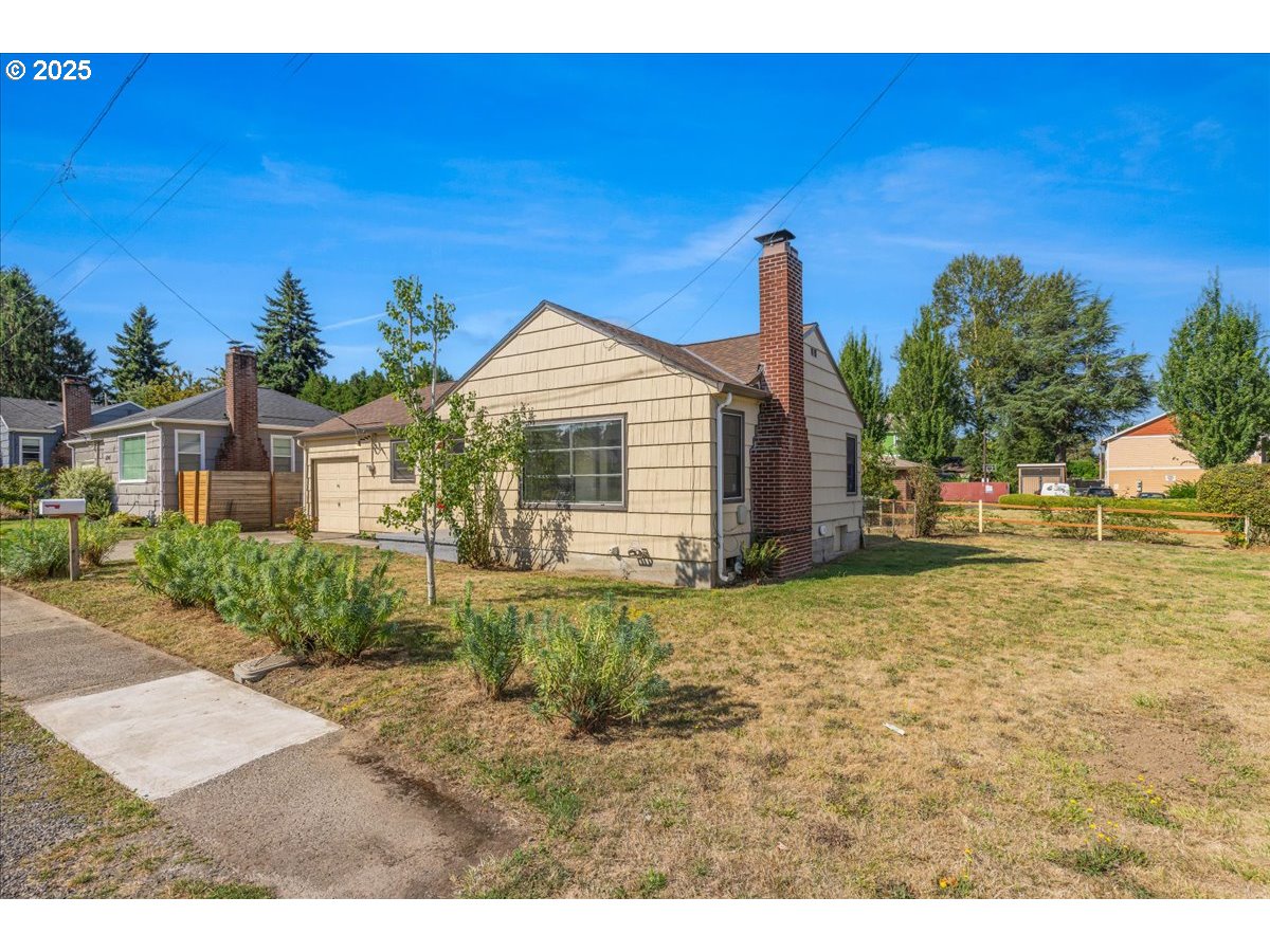 6353 NE 47TH PL