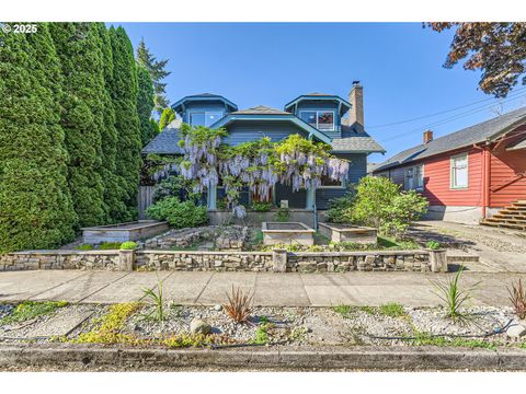 933 SE MILLER ST Portland OR 97202