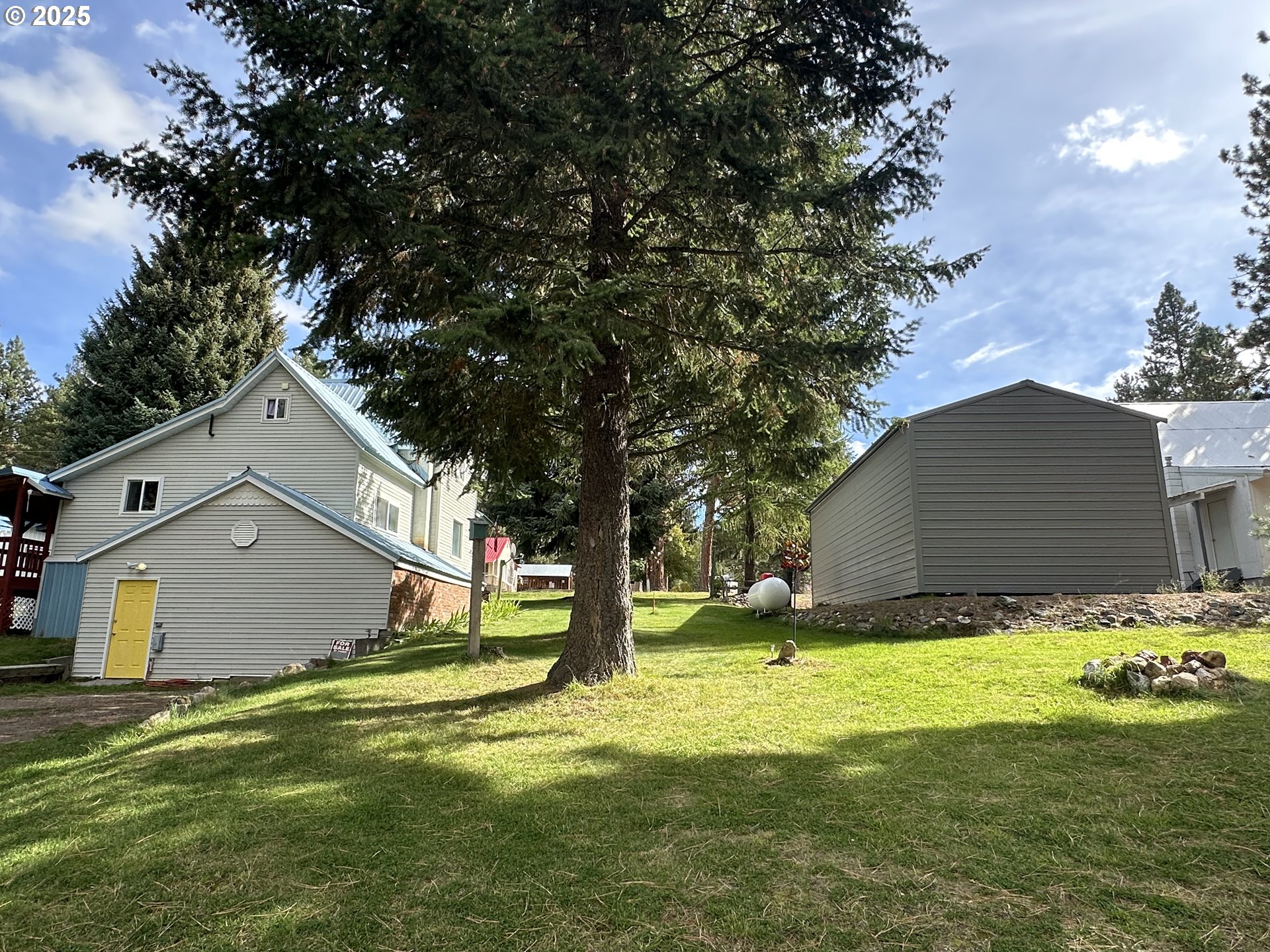 175 S BONANZA ST