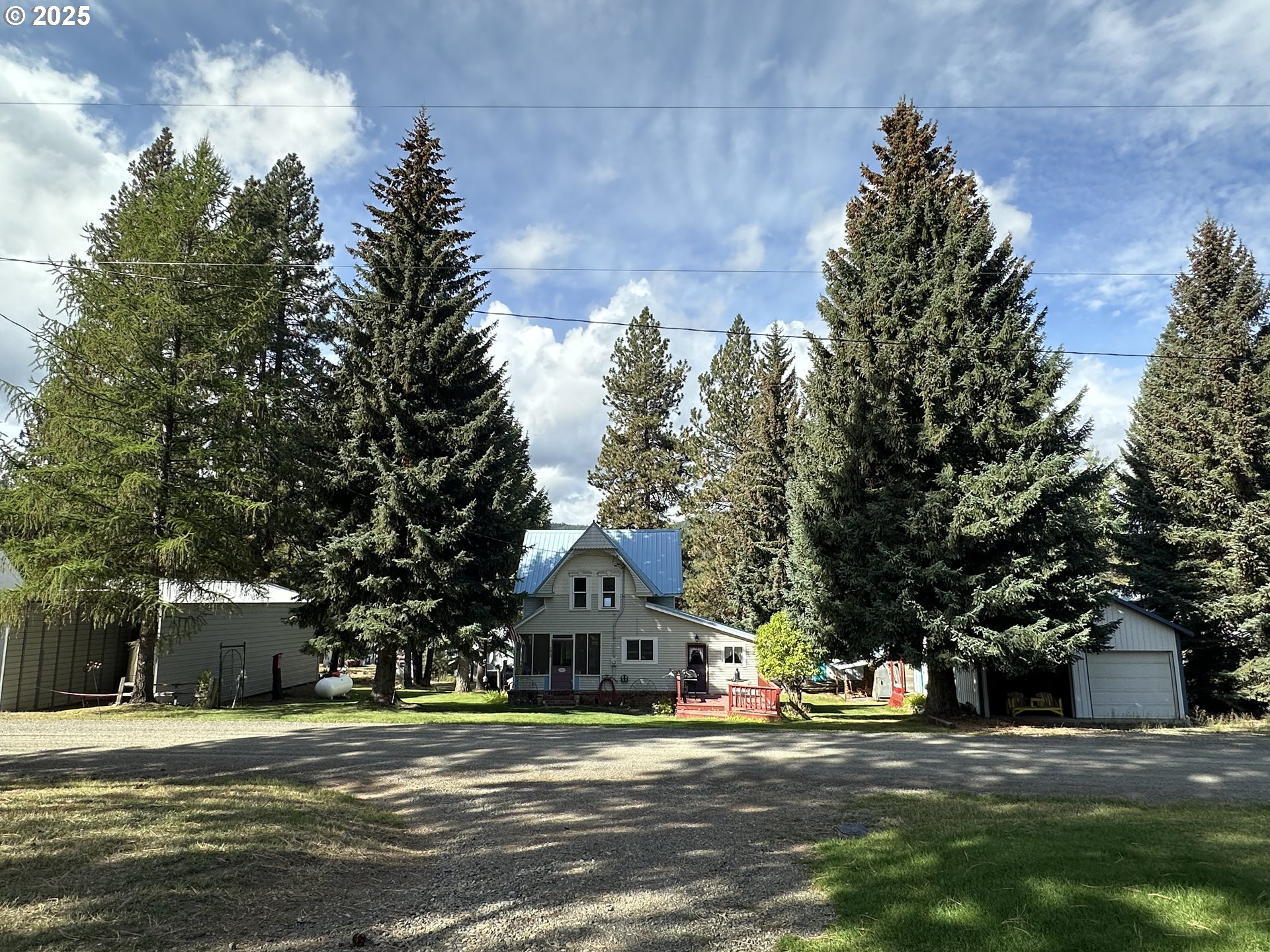 175 S BONANZA ST