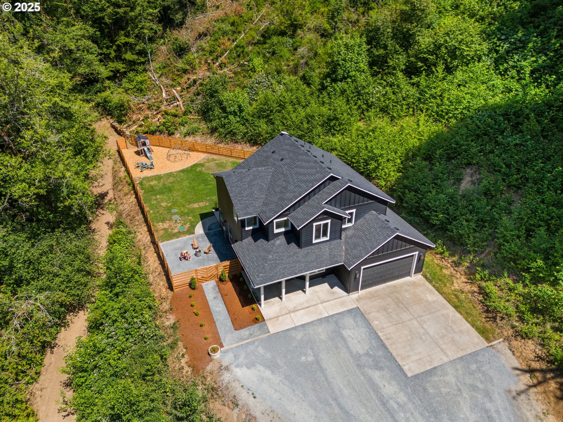 28009 NE THOMPSON CIR