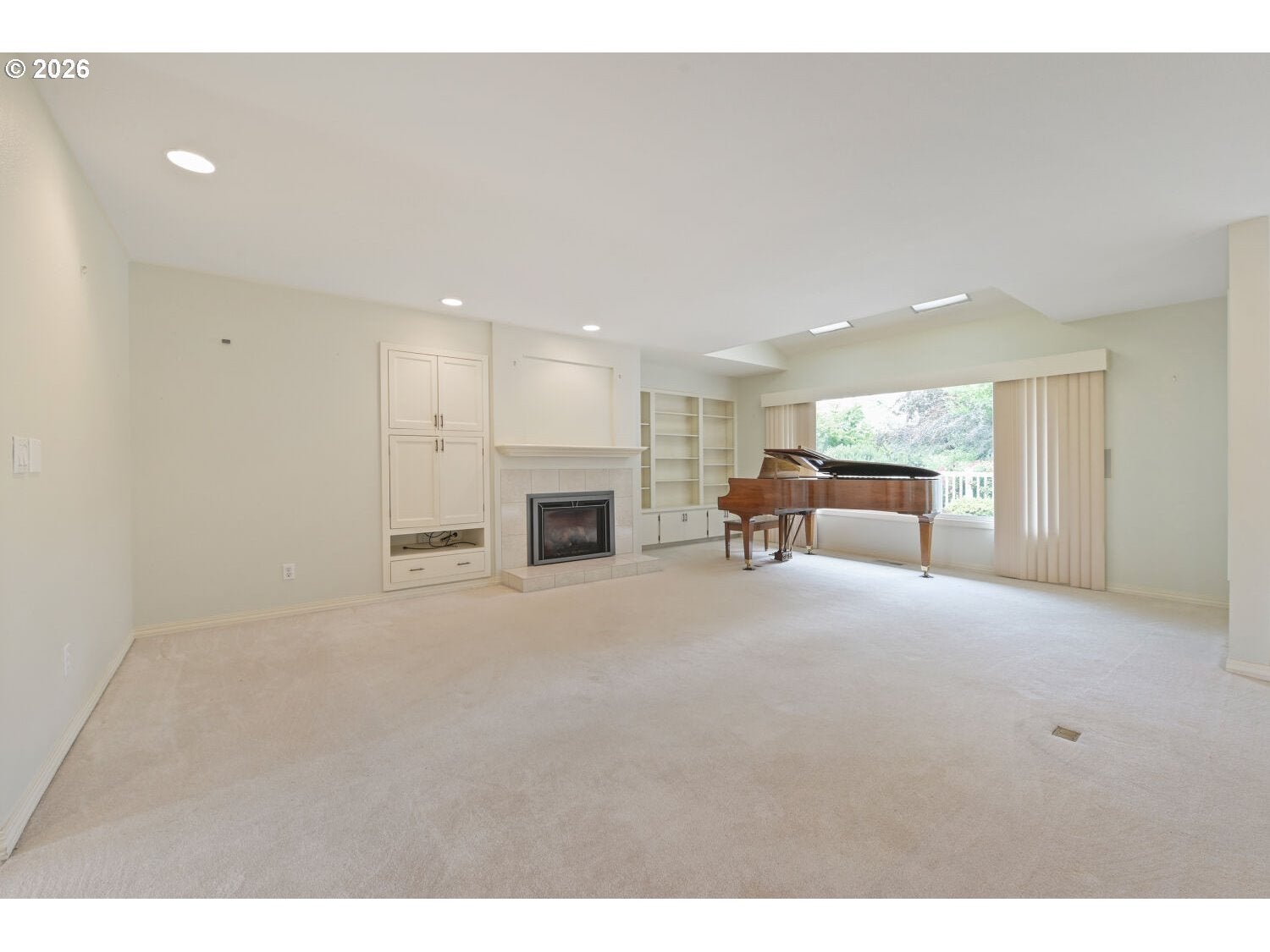 8220 SW FAIRWAY DR