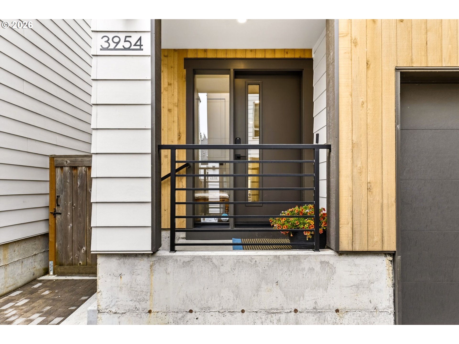 3954 SE GLADSTONE ST