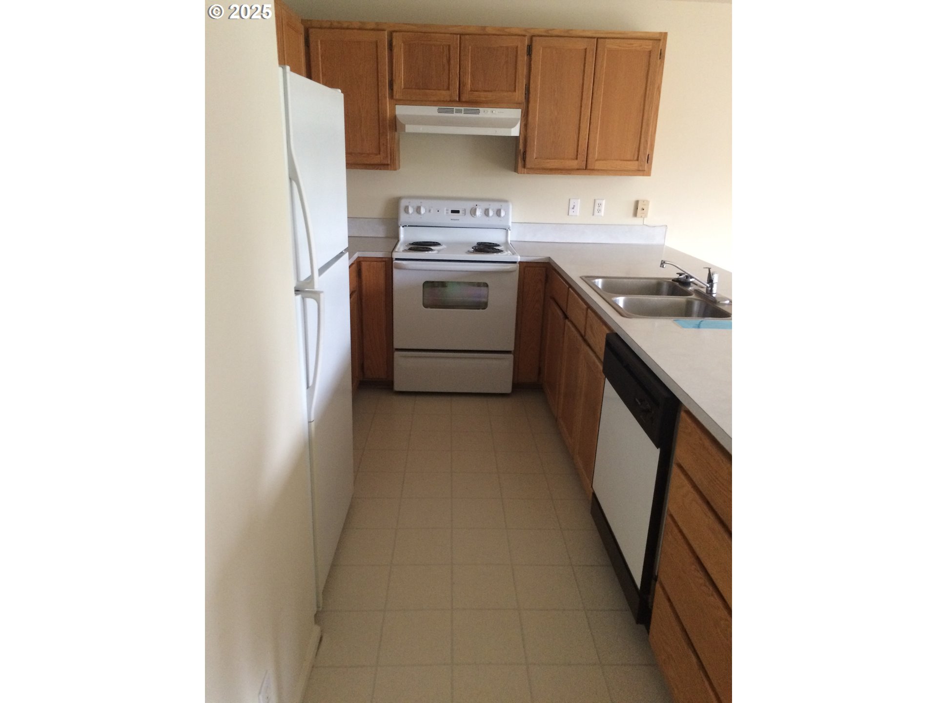 2639 S CLOVERLEAF LOOP