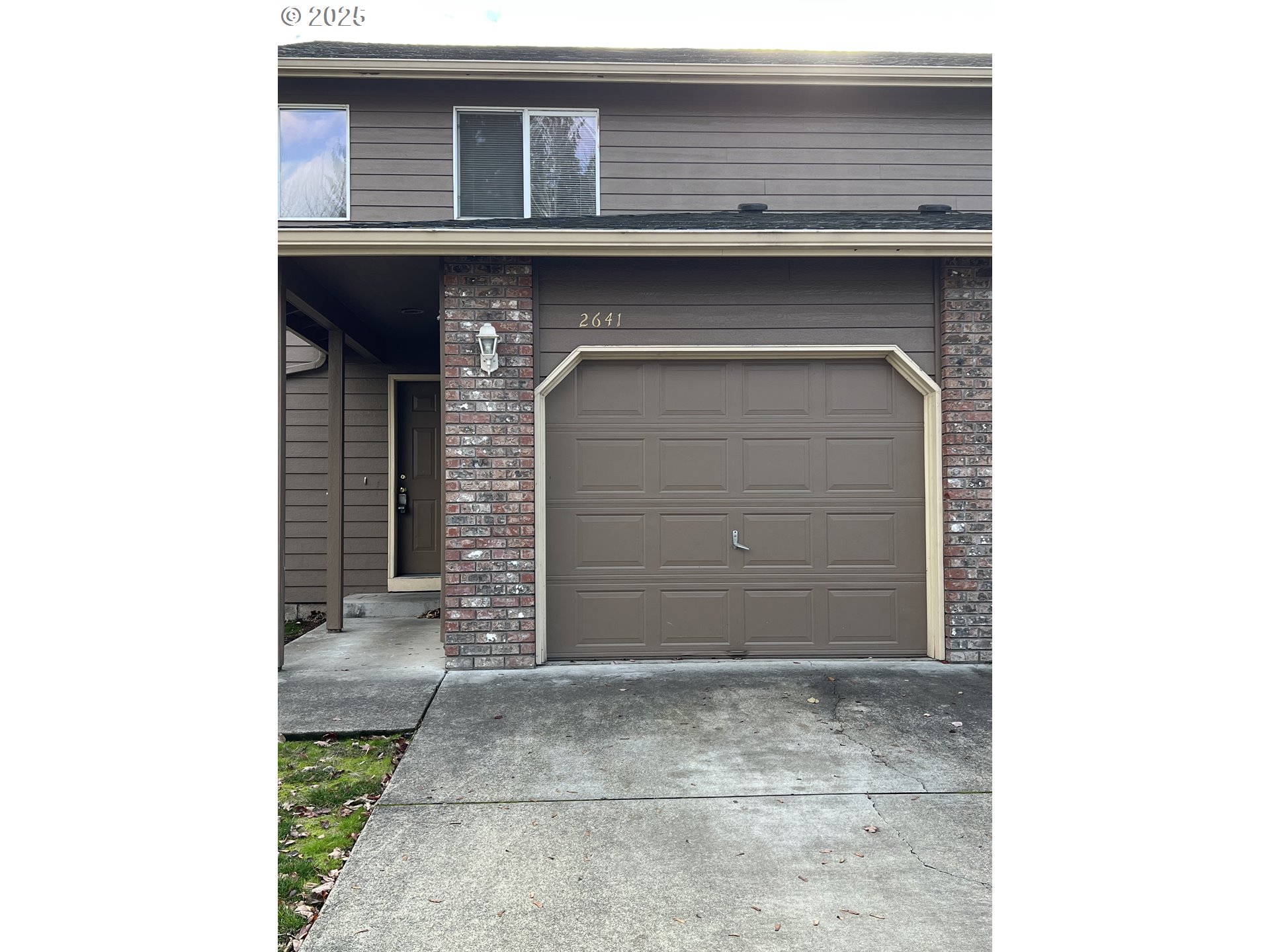 2639 S CLOVERLEAF LOOP