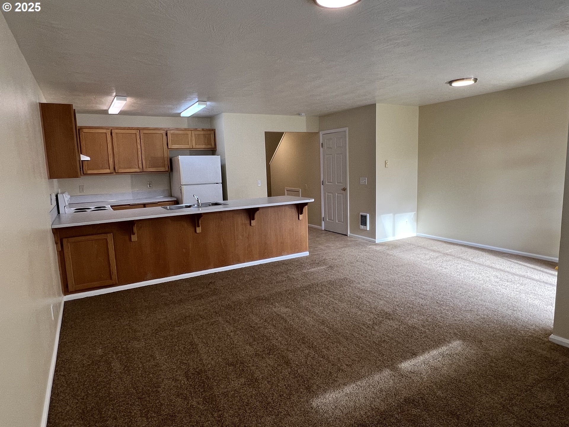 2639 S CLOVERLEAF LOOP