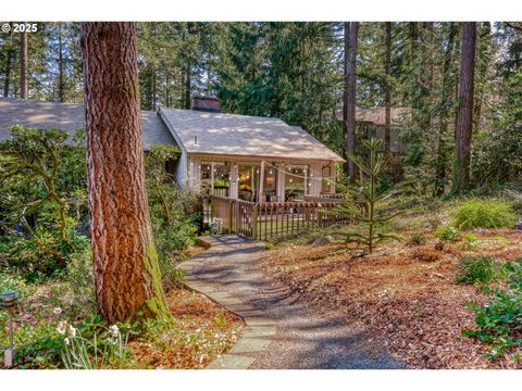 2592 HILLCREST CT West Linn OR 97068