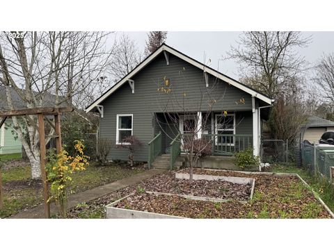 1207 E 11TH ST Newberg OR 97132
