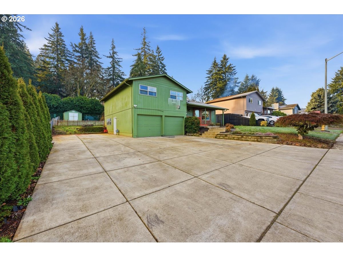 Photo 1 of 38 — 190 KASHMIR ST, Salem, OR 97306