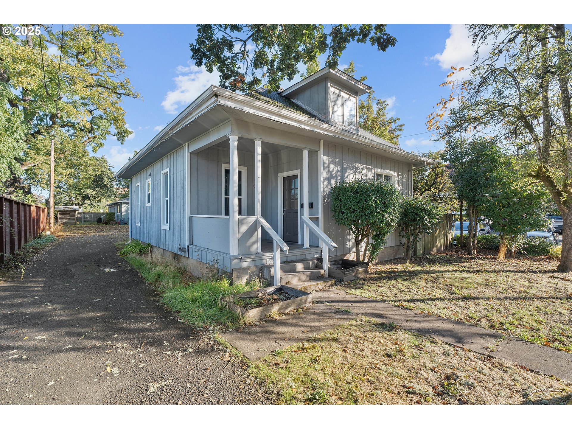 635 SE WALNUT ST