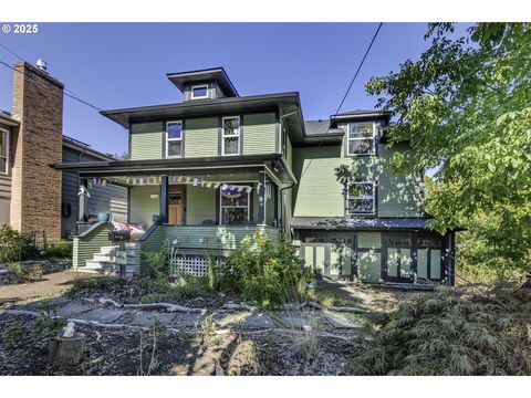 7233 SE MAIN ST Portland OR 97215