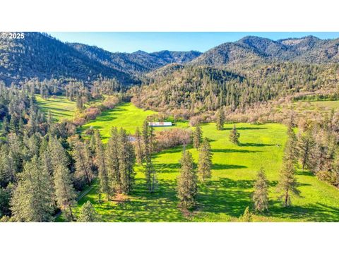 858 MISSOURI FLAT RD Grants Pass OR 97527