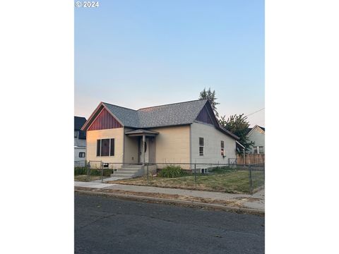 A home in Baker City