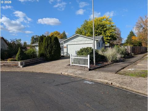 Photo of 311 SW Jasmine Ct, McMinnville, OR 97128 (MLS # 457079095)