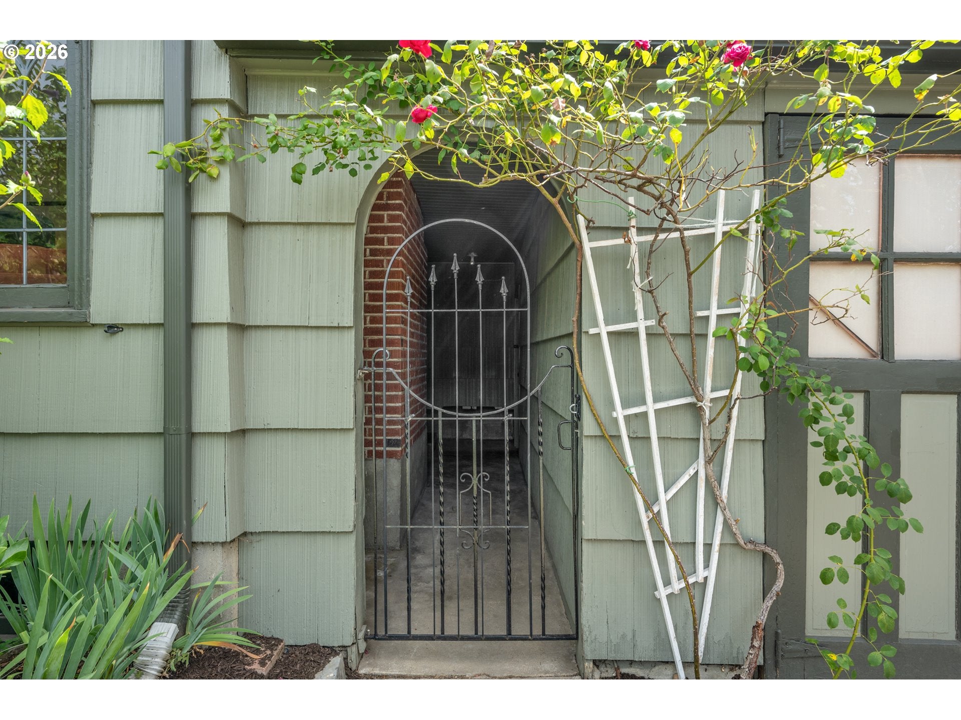 3042 NE 30TH AVE