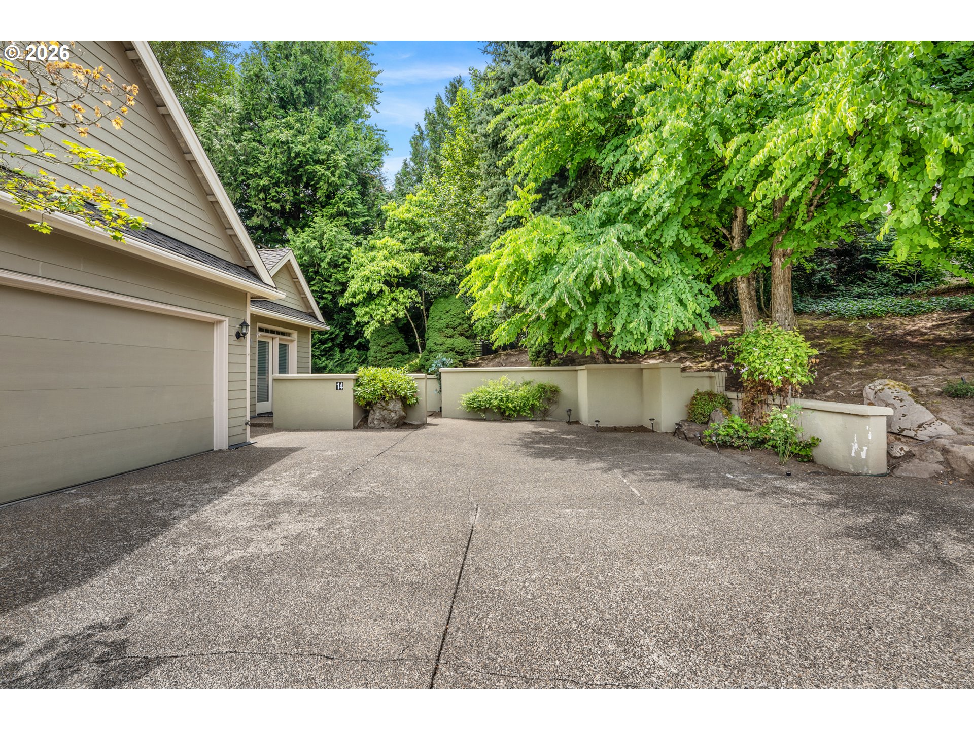 14 MORNINGVIEW LN