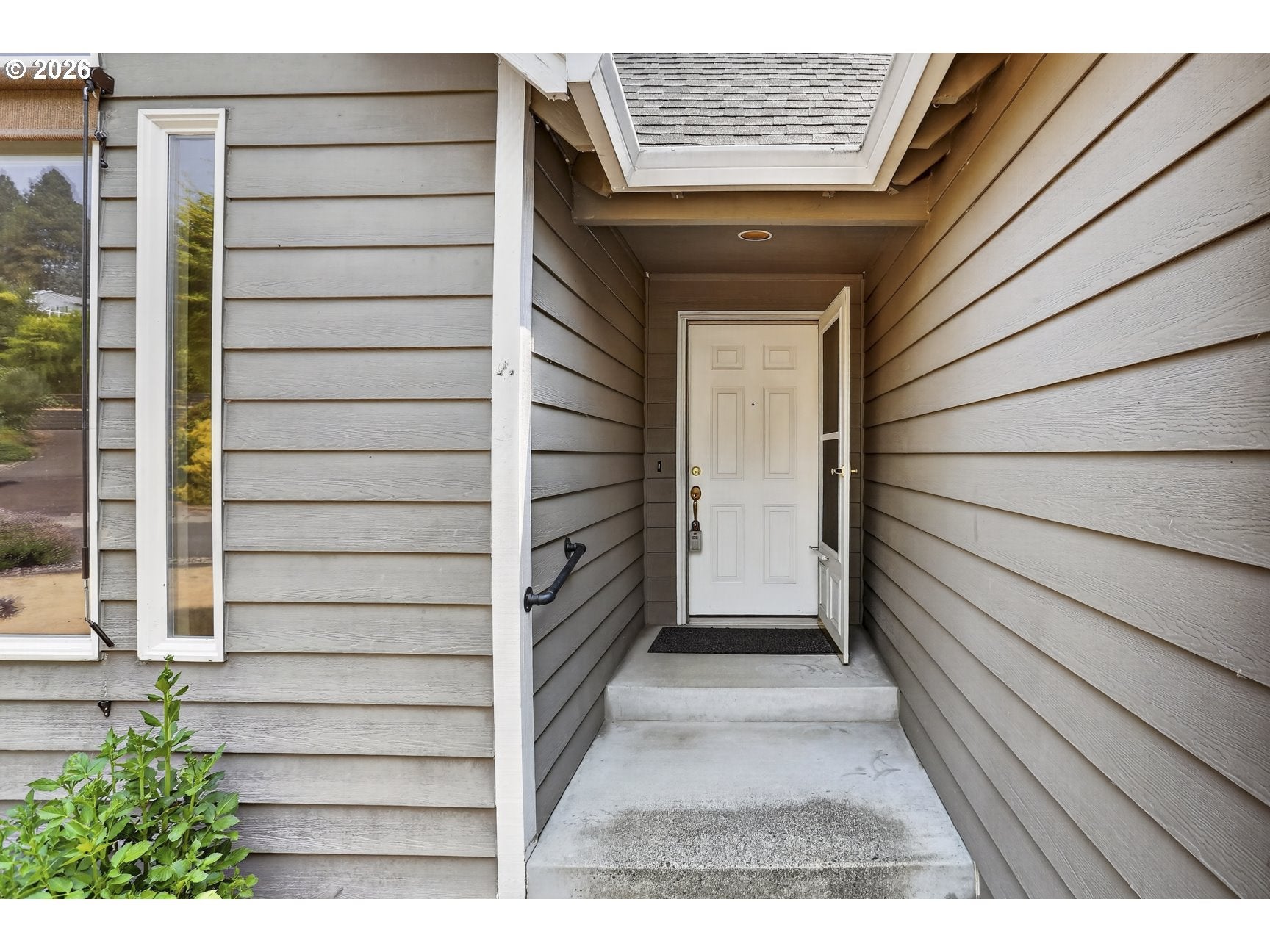 255 SPINNAKER WAY