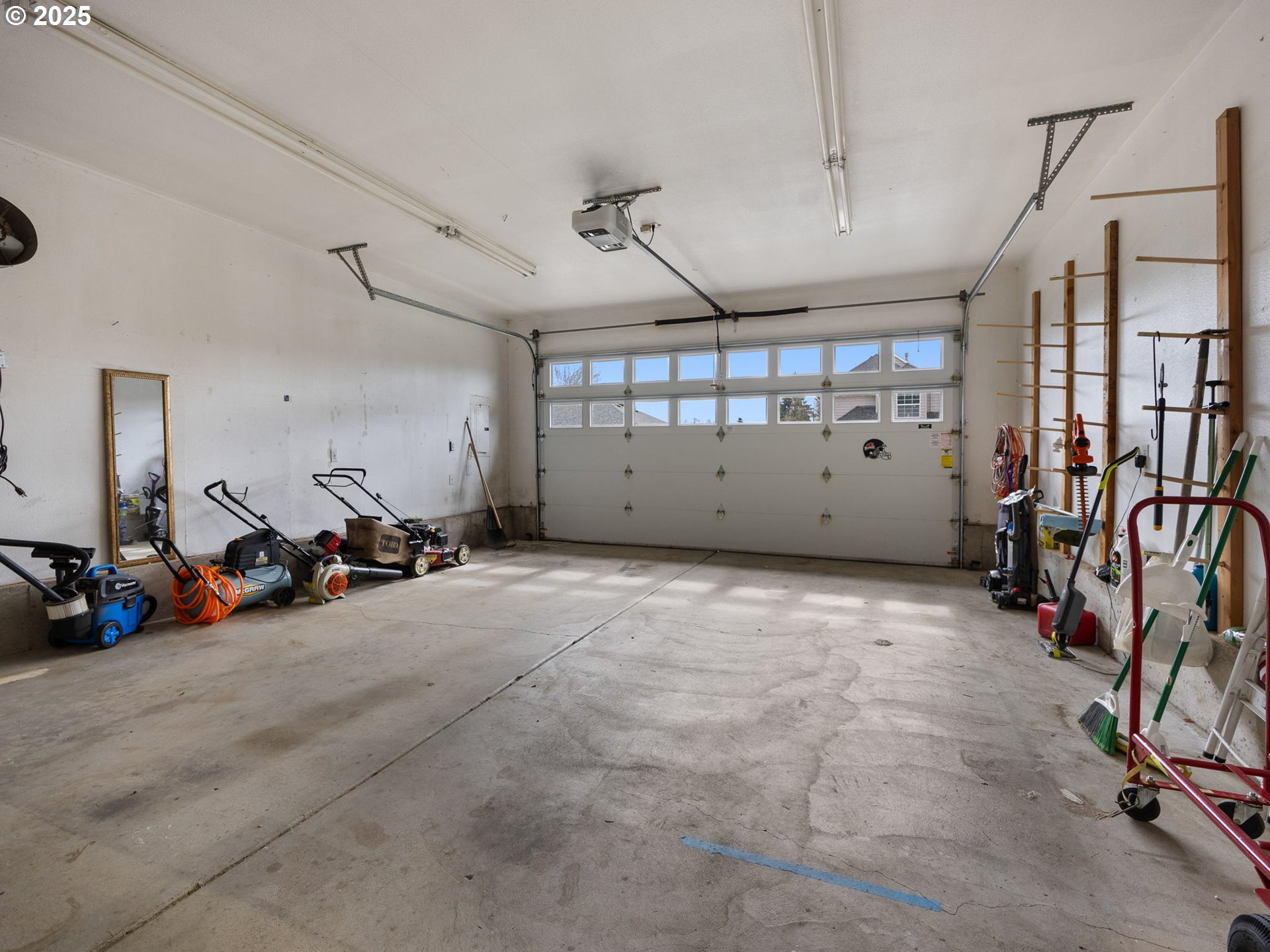 Oregon City, Oregon 97045, United States, 3 Bedrooms Bedrooms, ,2 BathroomsBathrooms,Residential,Pending,101914