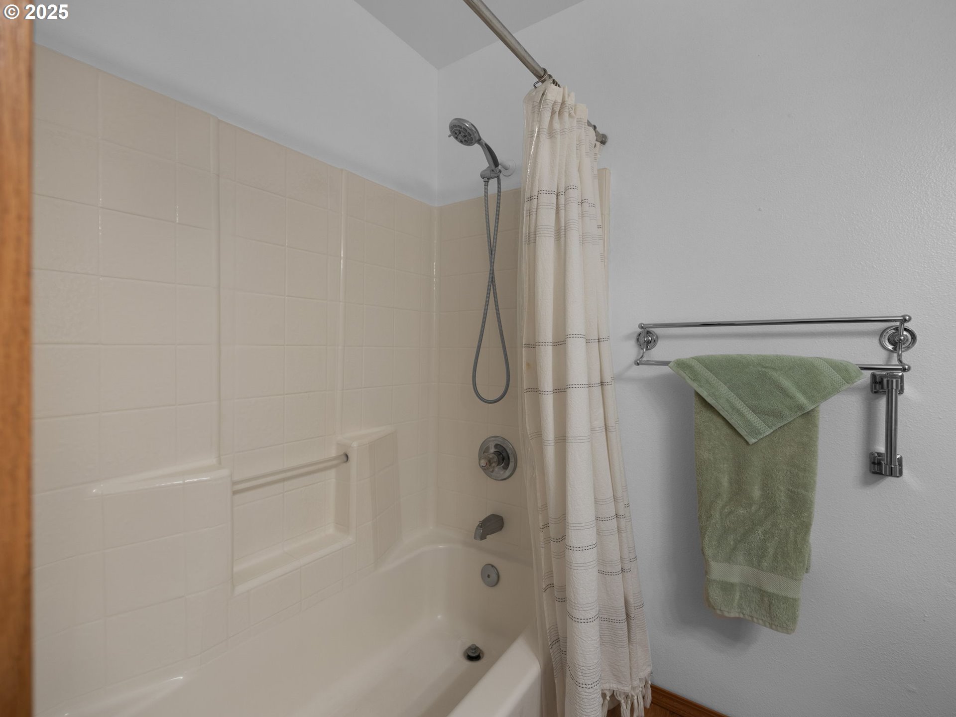 Oregon City, Oregon 97045, United States, 3 Bedrooms Bedrooms, ,2 BathroomsBathrooms,Residential,Pending,101914