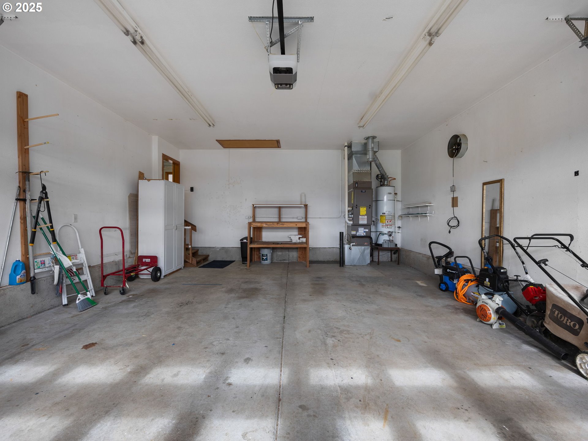 Oregon City, Oregon 97045, United States, 3 Bedrooms Bedrooms, ,2 BathroomsBathrooms,Residential,Pending,101914