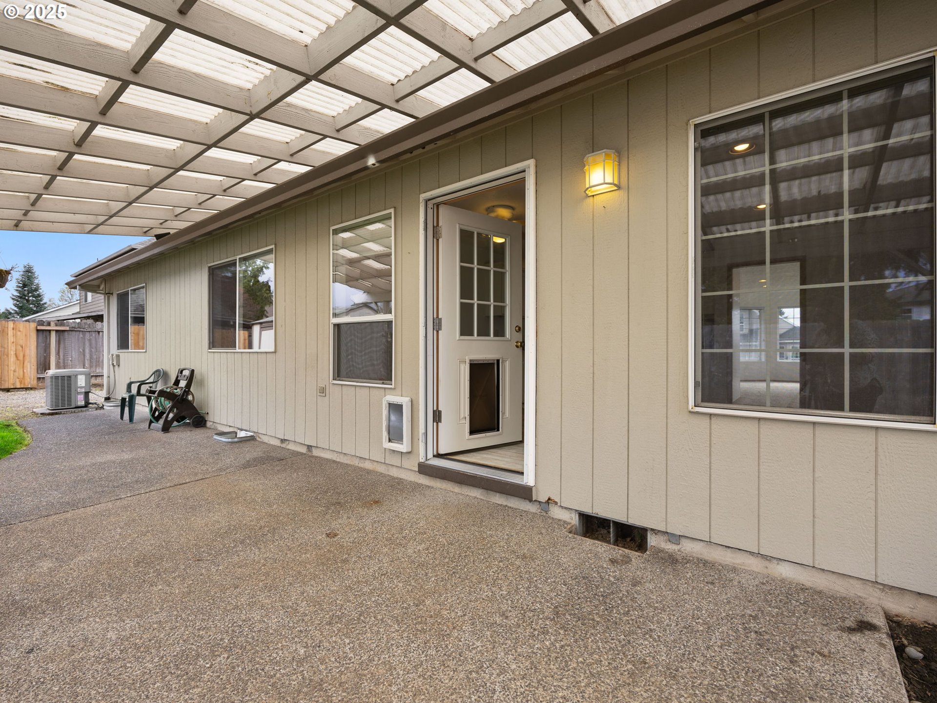 Oregon City, Oregon 97045, United States, 3 Bedrooms Bedrooms, ,2 BathroomsBathrooms,Residential,Pending,101914