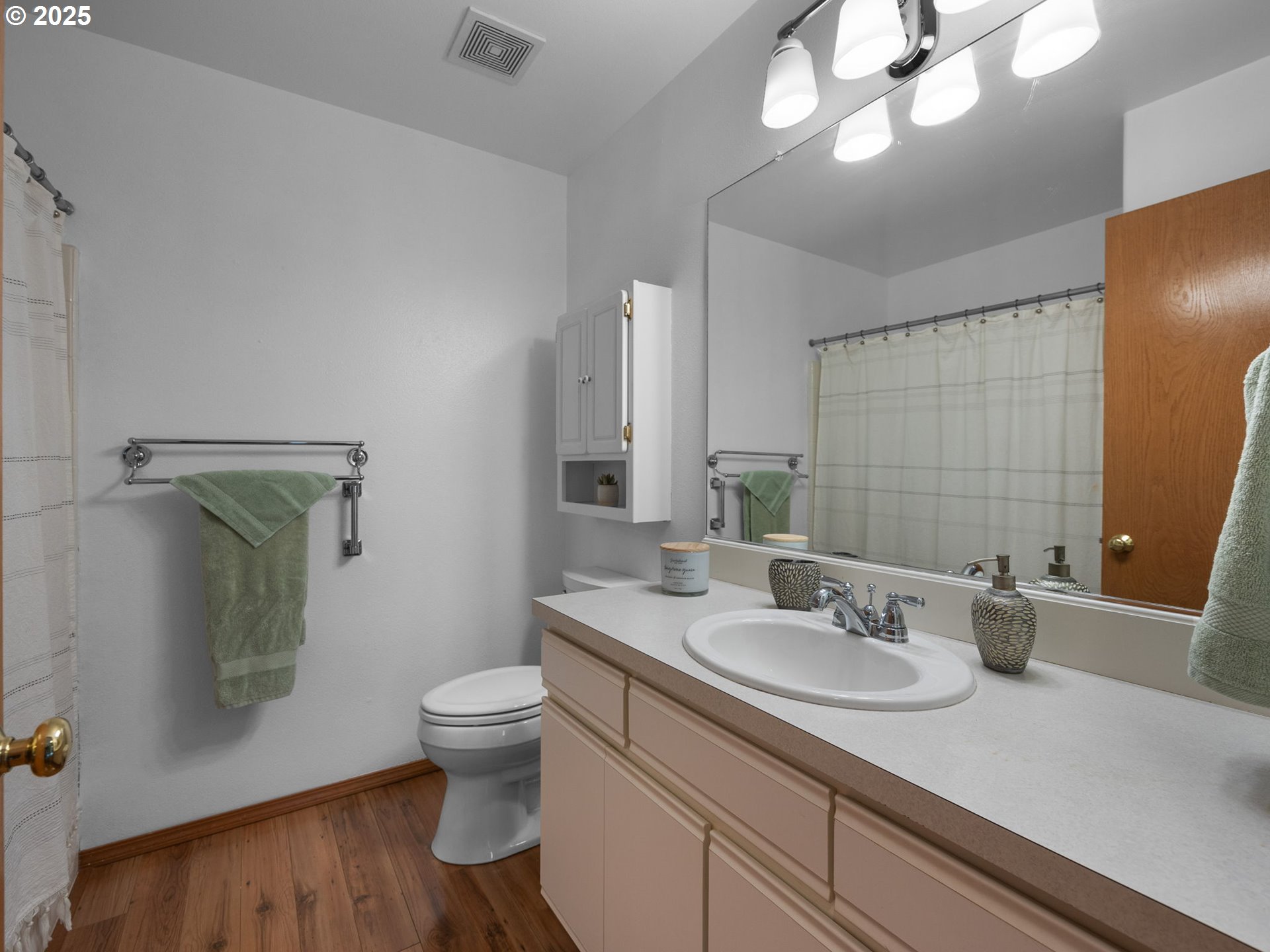 Oregon City, Oregon 97045, United States, 3 Bedrooms Bedrooms, ,2 BathroomsBathrooms,Residential,Pending,101914