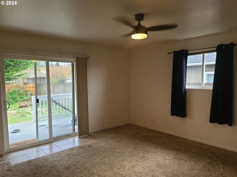 A home in Coos Bay