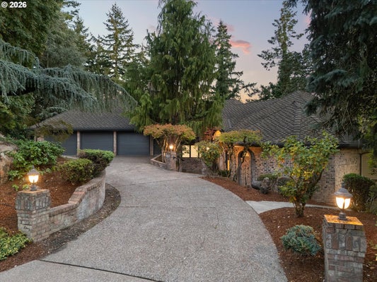 18520 DELENKA LN, LAKE OSWEGO, OR 97034 - Image a340fda68cfaac5a6f09ee661bf15b93/4049401081