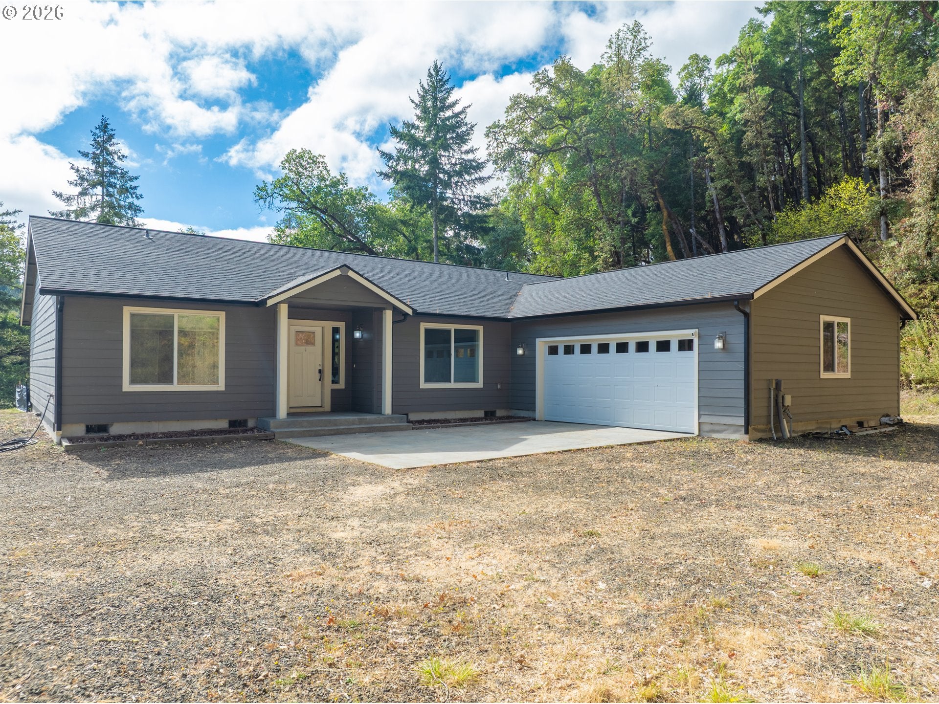 477 PALISADE DR