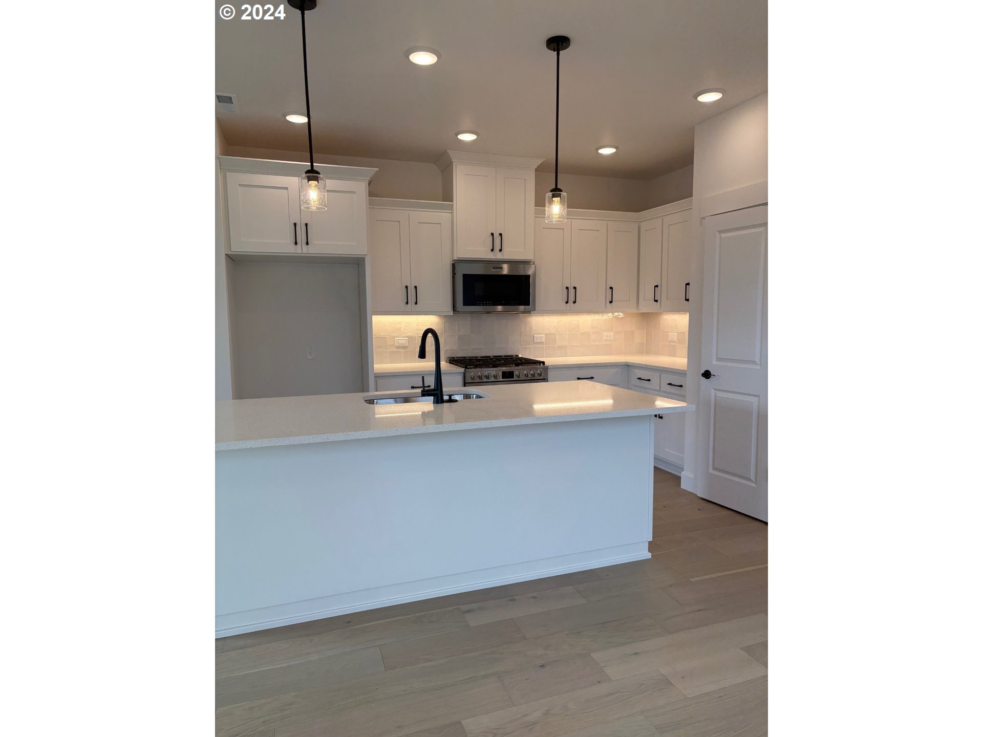3262 SE Hemera LN