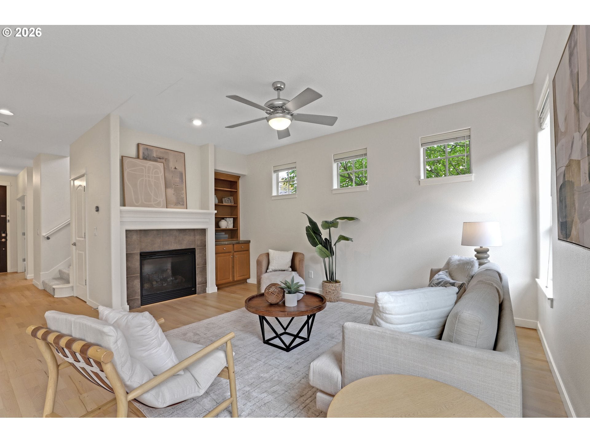216 NE IRONCREEK TER