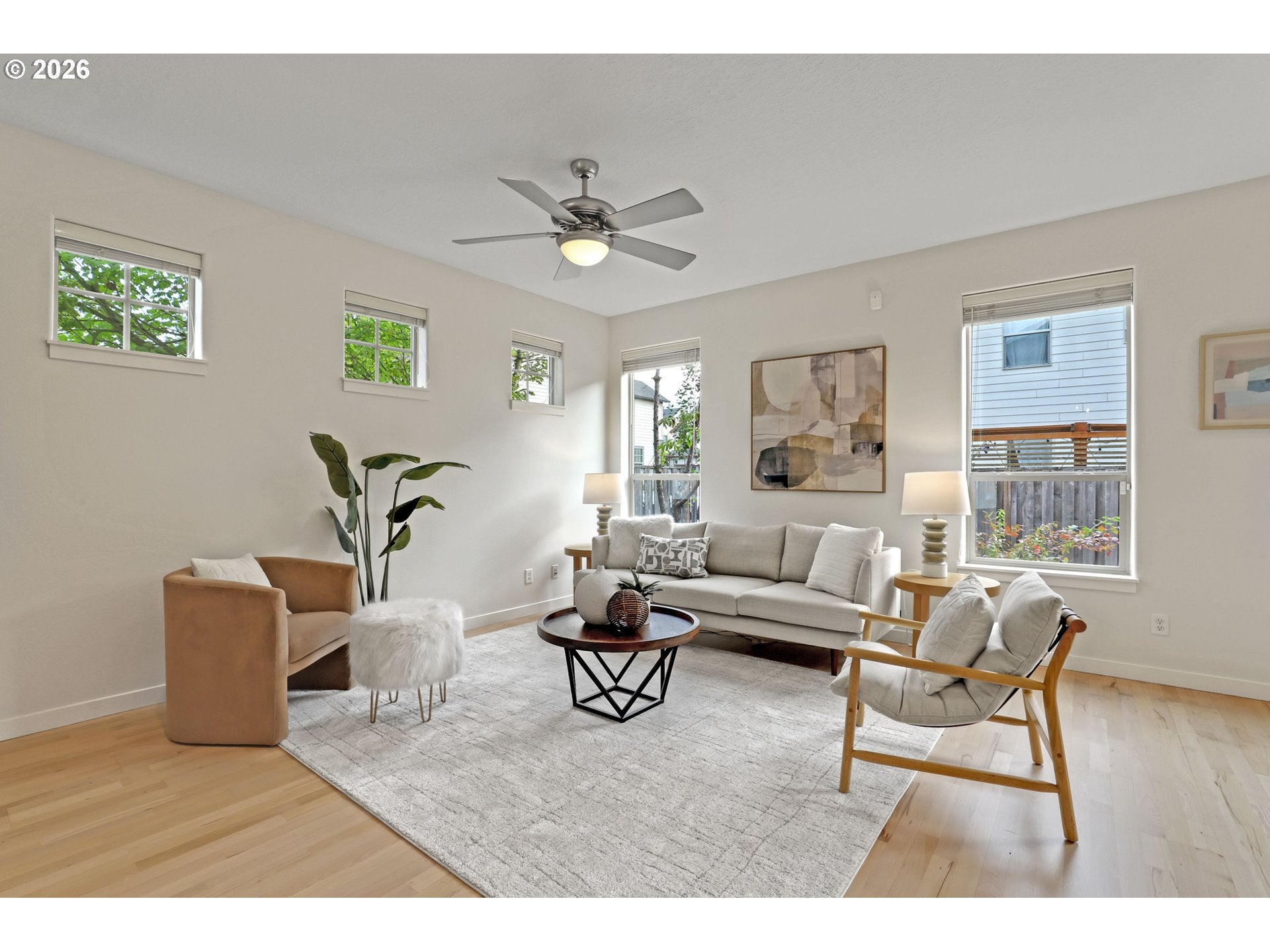 216 NE IRONCREEK TER