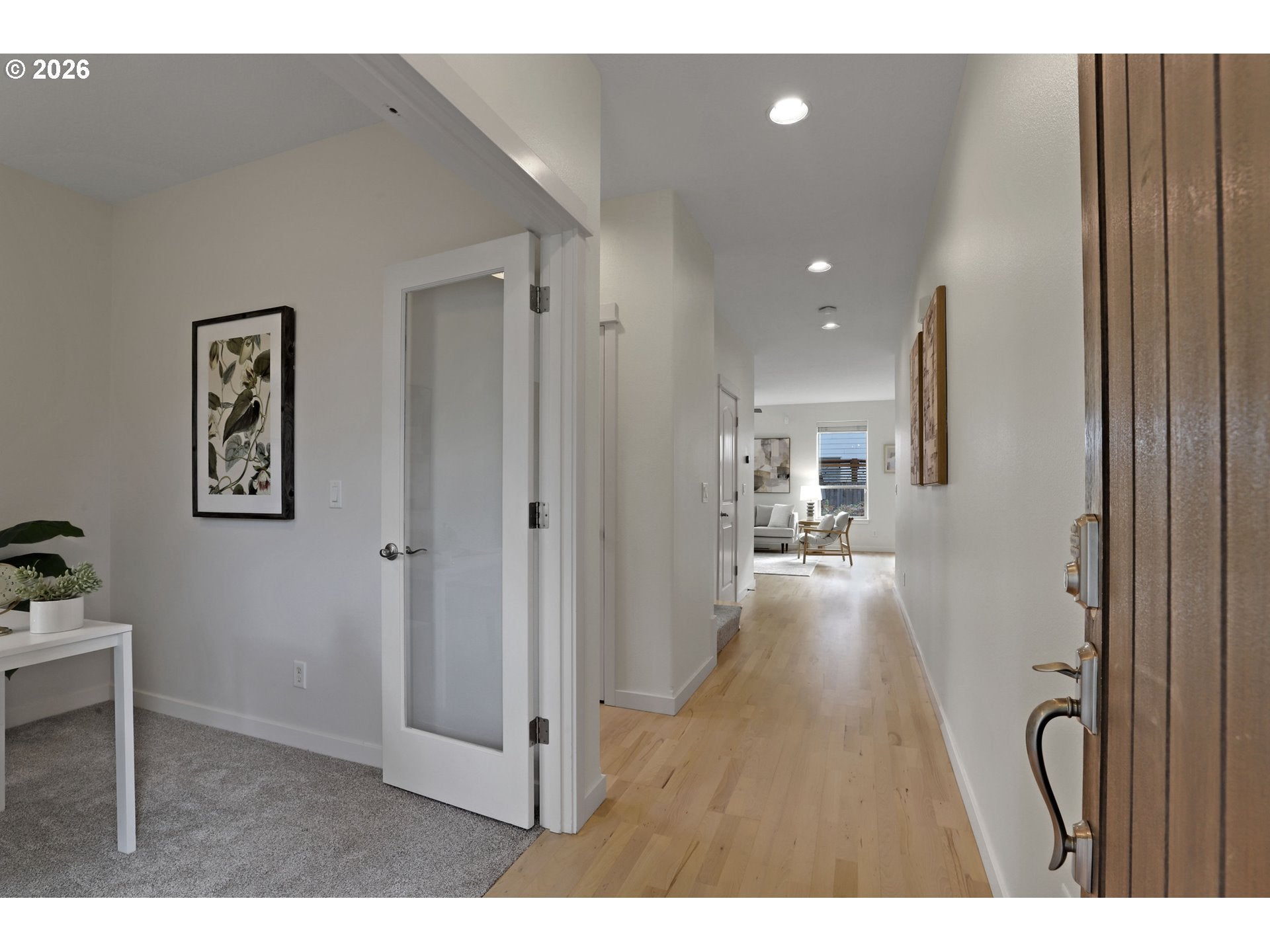 216 NE IRONCREEK TER