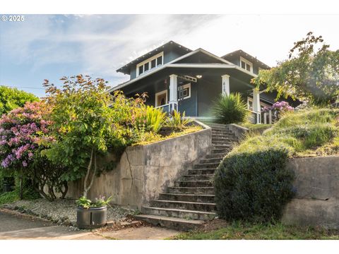 619 S 11TH ST Coos Bay OR 97420