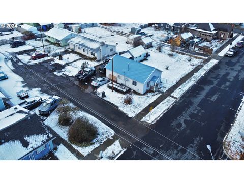 A home in Baker City