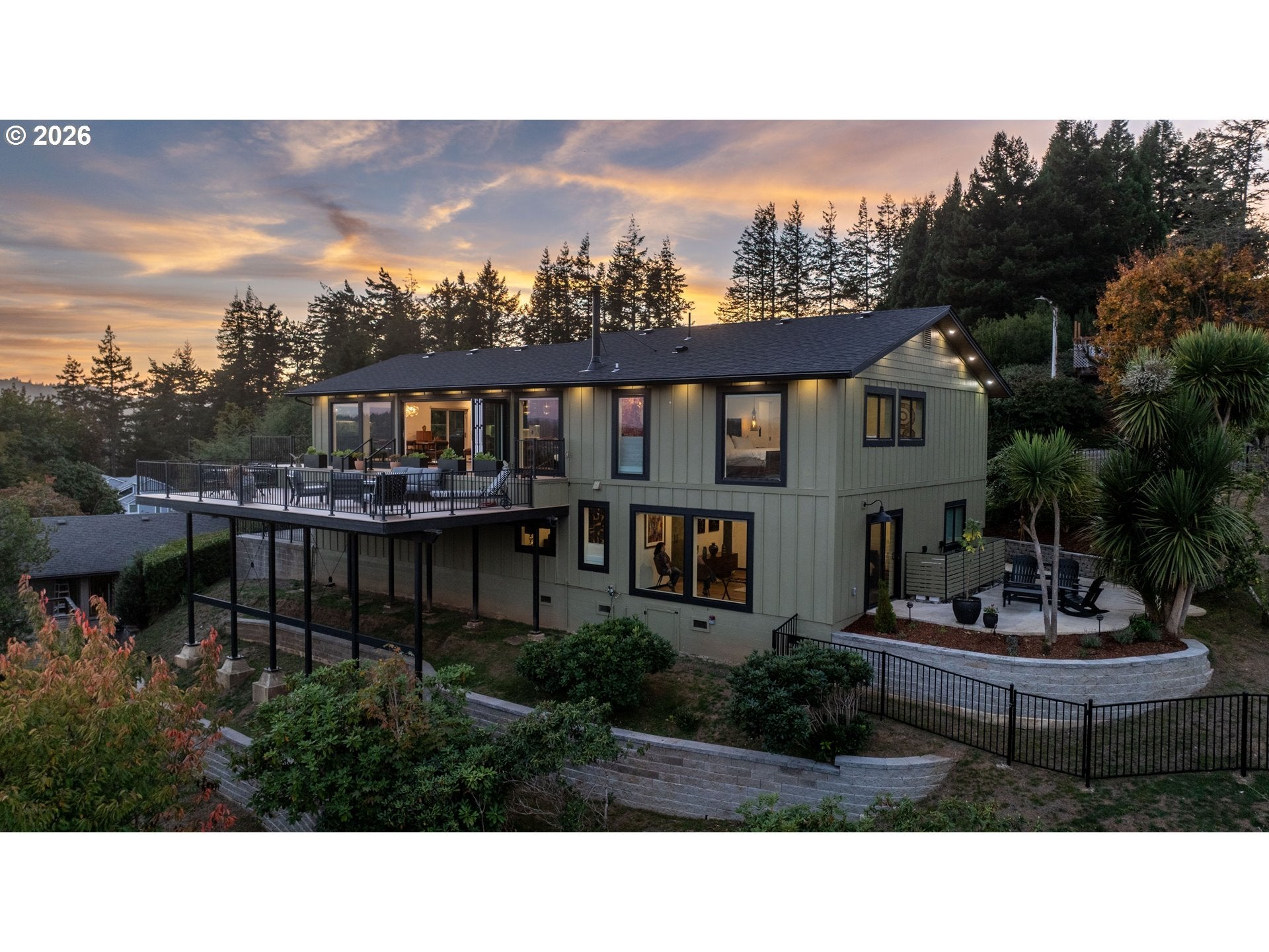 744 TELEGRAPH DR